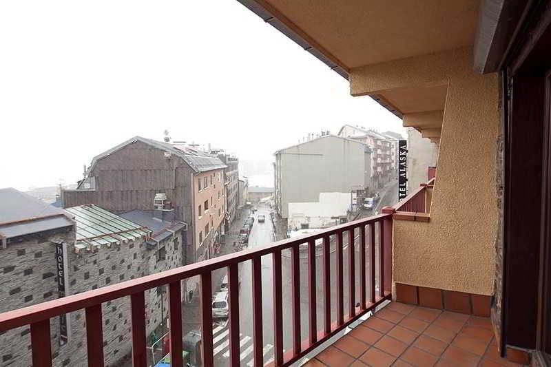 Kione Calgary Apartman Pas De La Casa Kültér fotó